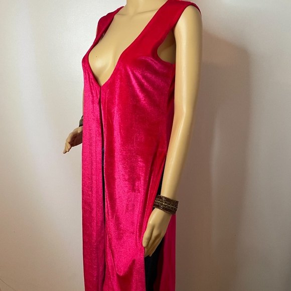 Vintage Dresses & Skirts - Magenta velour sleeveless duster tunic with slits!